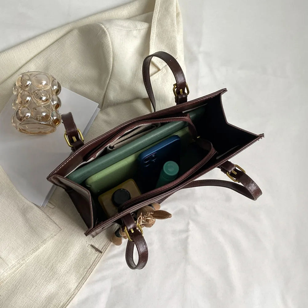 CharmBun Tote – Stilren, Rymlig & Lekfull 👜